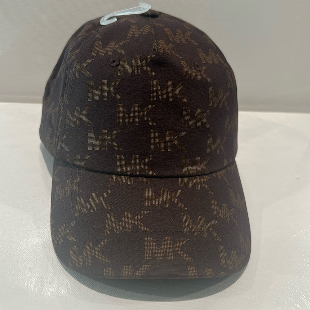 NWT Michael Kors Signature fabric Chocolate brown cap with adjustable ba…